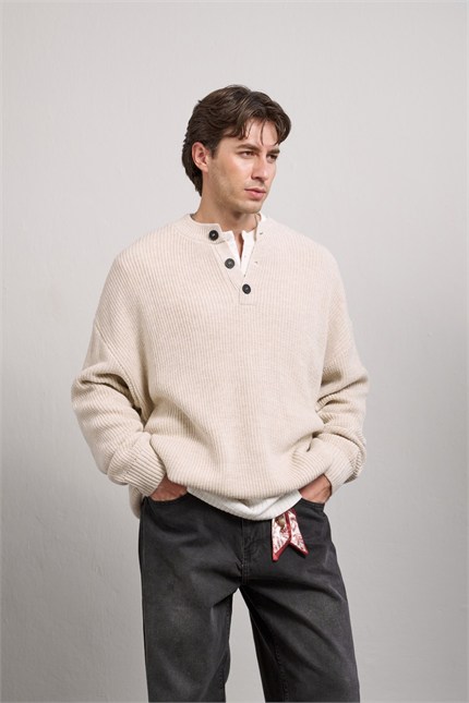 Erkek Oversize Henley Yaka Triko Kazak Bej