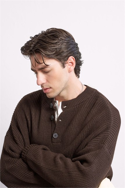 Erkek Oversize Henley Yaka Triko Kazak Kahverengi