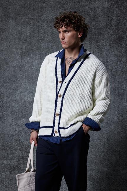 Erkek Oversize Kontrast Şeritli Düğmeli Örme Hırka Ekru