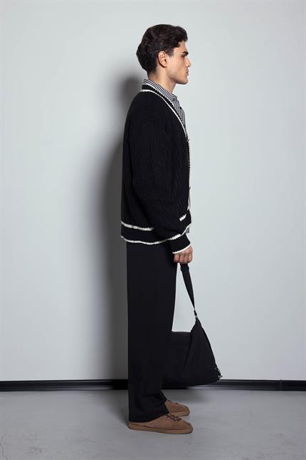 Erkek Oversize Kontrast Şeritli Düğmeli Örme Hırka Siyah