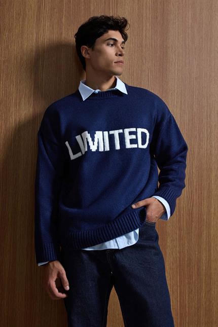 Erkek Oversize Limited Kabartma Baskılı Triko Kazak Lacivert