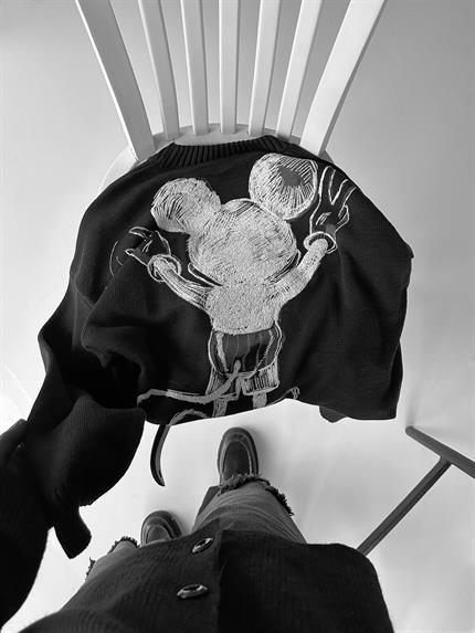 Erkek Oversize Mickey Mouse Kabartma Baskılı Kazak Siyah