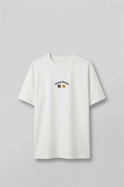 Erkek Oversize Minimal Çiçek Nakışlı T-Shirt Beyaz