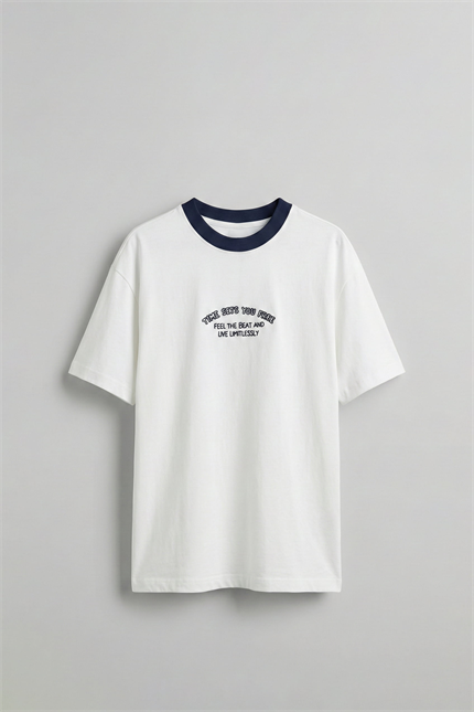 Erkek Oversize Minimal Nakış Detaylı Basic T-Shirt Beyaz / Lacivert