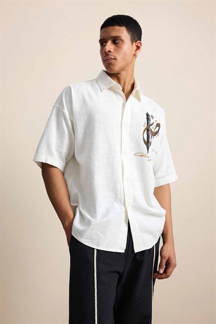 Erkek Oversize Nakış Detaylı Pamuklu Kısa Kollu Gömlek Ekru