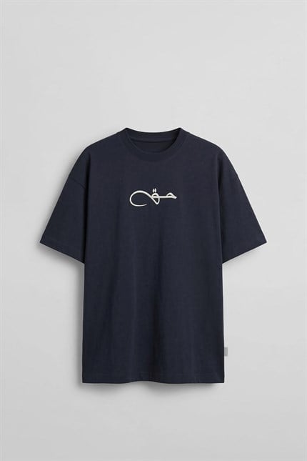 Erkek Oversize Nakışlı Halı Desenli Sırt Baskılı T-Shirt Lacivert