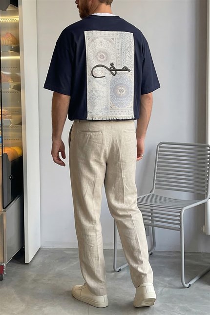 Erkek Oversize Nakışlı Halı Desenli Sırt Baskılı T-Shirt Lacivert