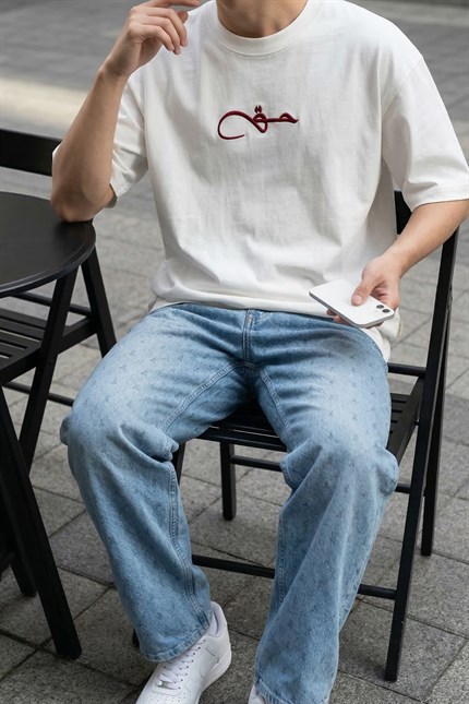 Erkek Oversize Nakışlı Halı Desenli Sırt Baskılı T-Shirt Ekru