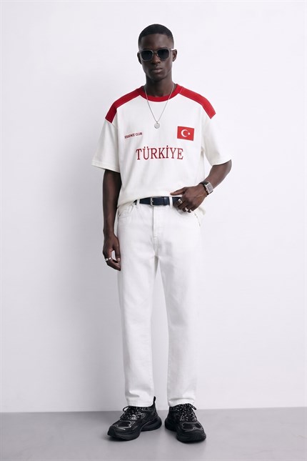 Erkek Oversize Nakışlı Ülke Temalı Forma T-Shirt Ekru/Kırmızı