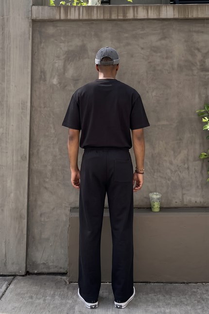 Erkek Oversize Örme Kumaş Nakış Detaylı Basic T-Shirt Siyah