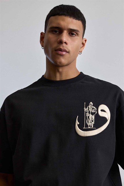 Erkek Oversize Pamuklu Kaligrafi Nakışlı Motif T-Shirt Siyah