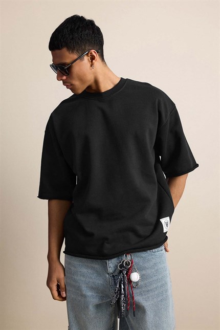 Erkek Oversize Püskül Detaylı Basic Örme T-Shirt Siyah