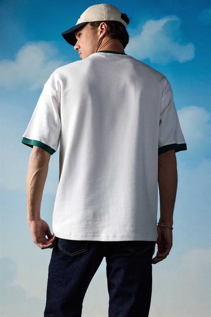 Erkek Oversize Şehir Serisi Kontrast Yaka T-Shirt Ekru / Yeşil