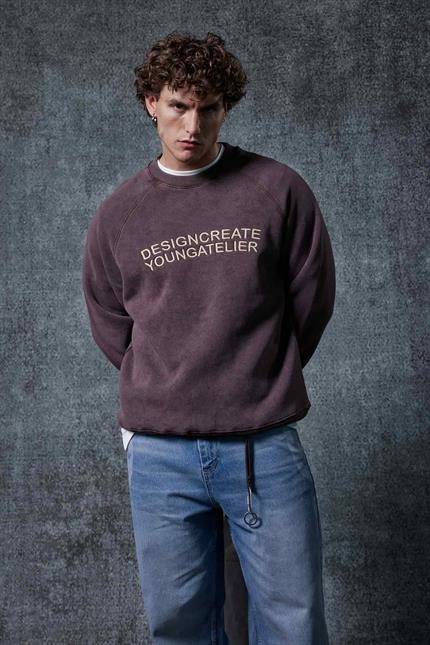Erkek Oversize Yazı Baskılı Sweatshirt Kahverengi