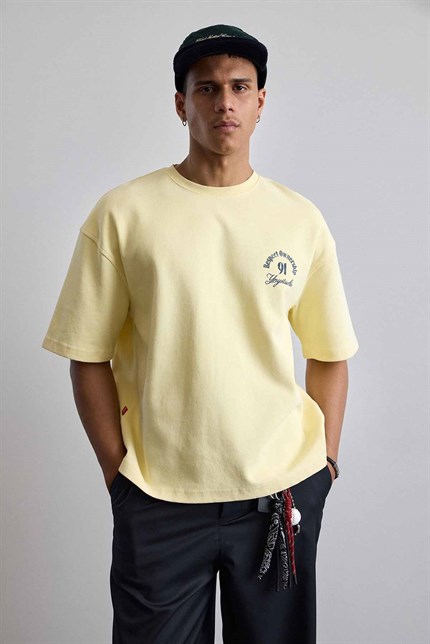 Erkek Oversize Yıkamalı Arkası Baskılı T-Shirt Sarı