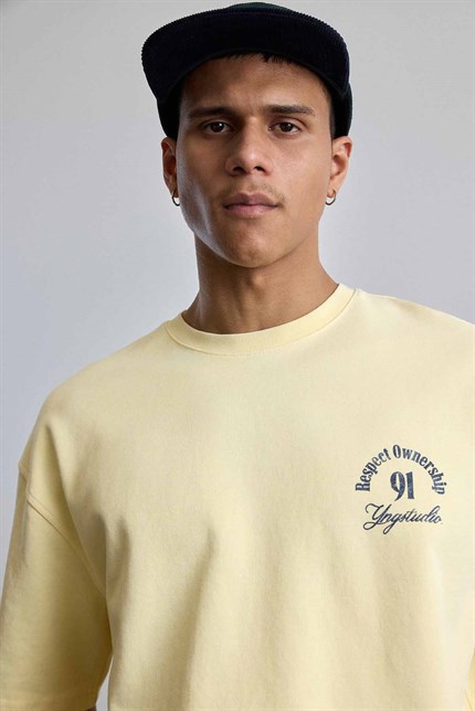 Erkek Oversize Yıkamalı Arkası Baskılı T-Shirt Sarı