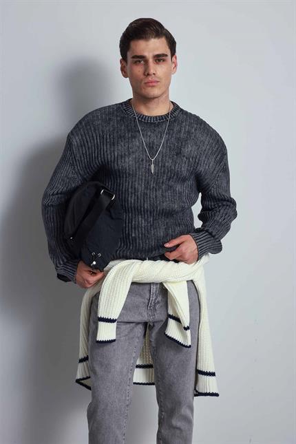 Erkek Oversize Yıkamalı Efektli Basic Kazak Siyah