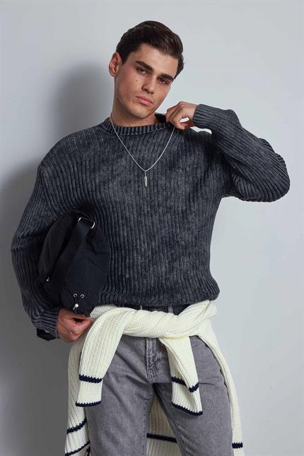 Erkek Oversize Yıkamalı Efektli Basic Kazak Siyah