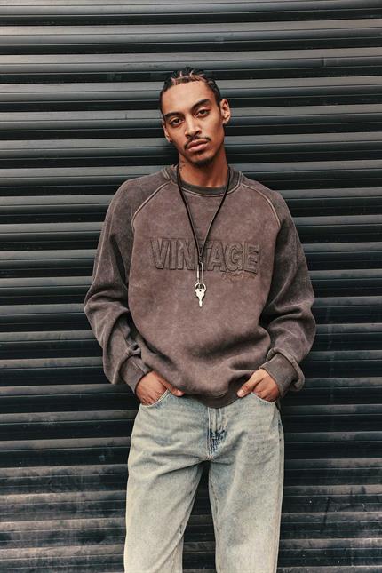 Erkek Oversize Yıkamalı Vintage Nakış Detaylı Sweatshirt Kahverengi