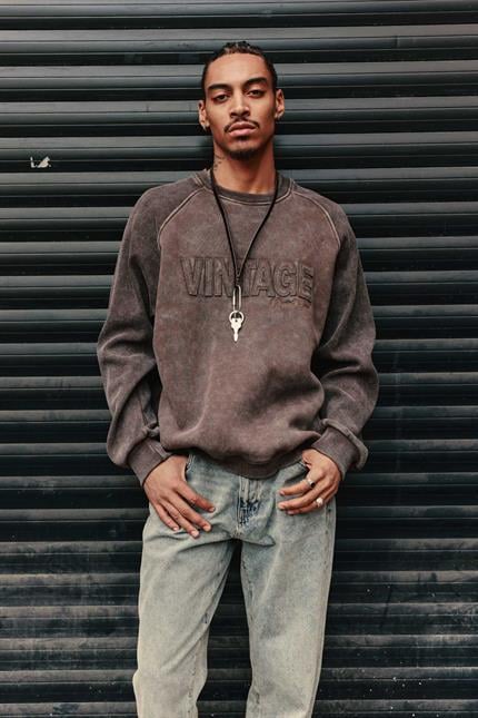 Erkek Oversize Yıkamalı Vintage Nakış Detaylı Sweatshirt Kahverengi