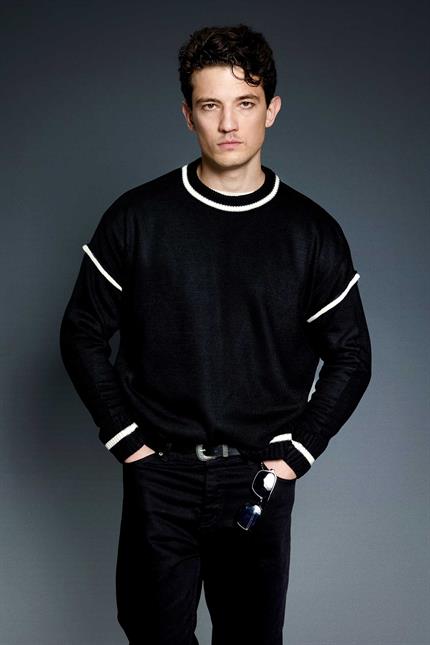 Erkek Oversize Yuvarlak Yaka Kontrast Detaylı Kazak Siyah