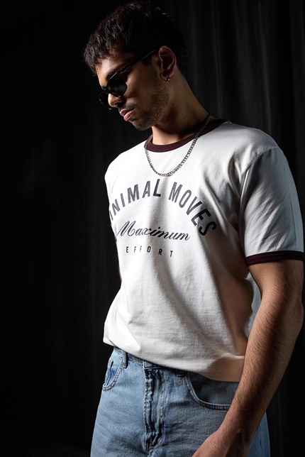 Erkek Regular Fit Kontrast Detaylı T-Shirt Ekru