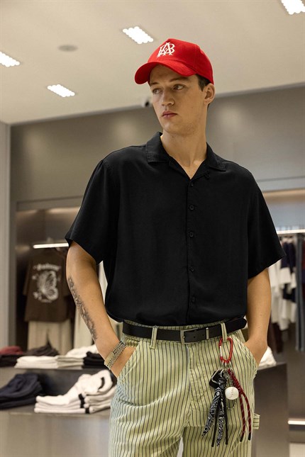 Erkek Relaxed Fit Açık Yaka Kısa Kollu Tencel Gömlek Siyah