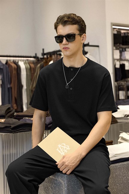 Erkek Relaxed Fit Düğmeli Henley Yaka Basic T-Shirt Siyah