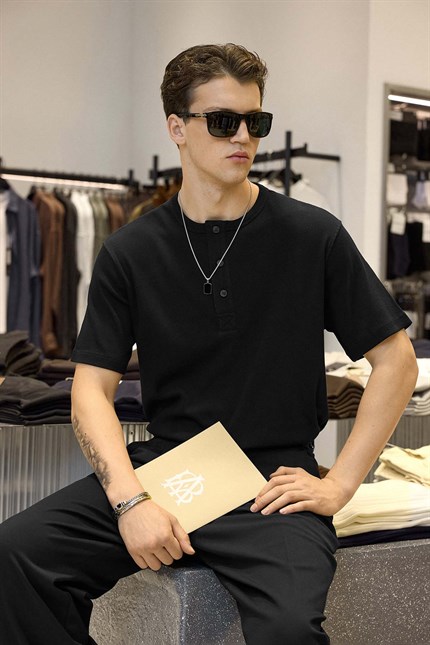 Erkek Relaxed Fit Düğmeli Henley Yaka Basic T-Shirt Siyah
