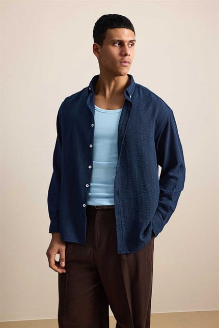 Erkek Relaxed Fit İnce Tekstürlü Gömlek Lacivert