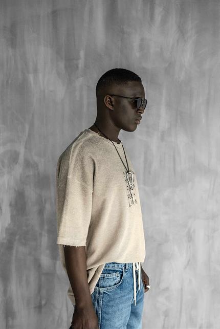 Erkek Renk Geçişli İşlemeli Oversize Dokulu T-Shirt Taş