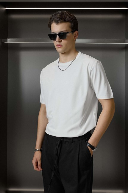 Erkek Slim Fit Triko Bisiklet Yaka Basic T-Shirt Ekru