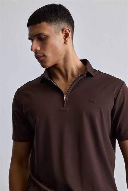Erkek Slim Fit Yarım Fermuarlı Basic Polo Yaka T-Shirt Kahverengi