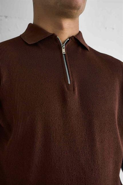 Erkek Yarım Fermuarlı Polo Yaka Triko T-Shirt Kahverengi
