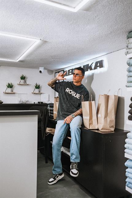 Erkek Yıkamalı Nakışlı Oversize T-Shirt Siyah