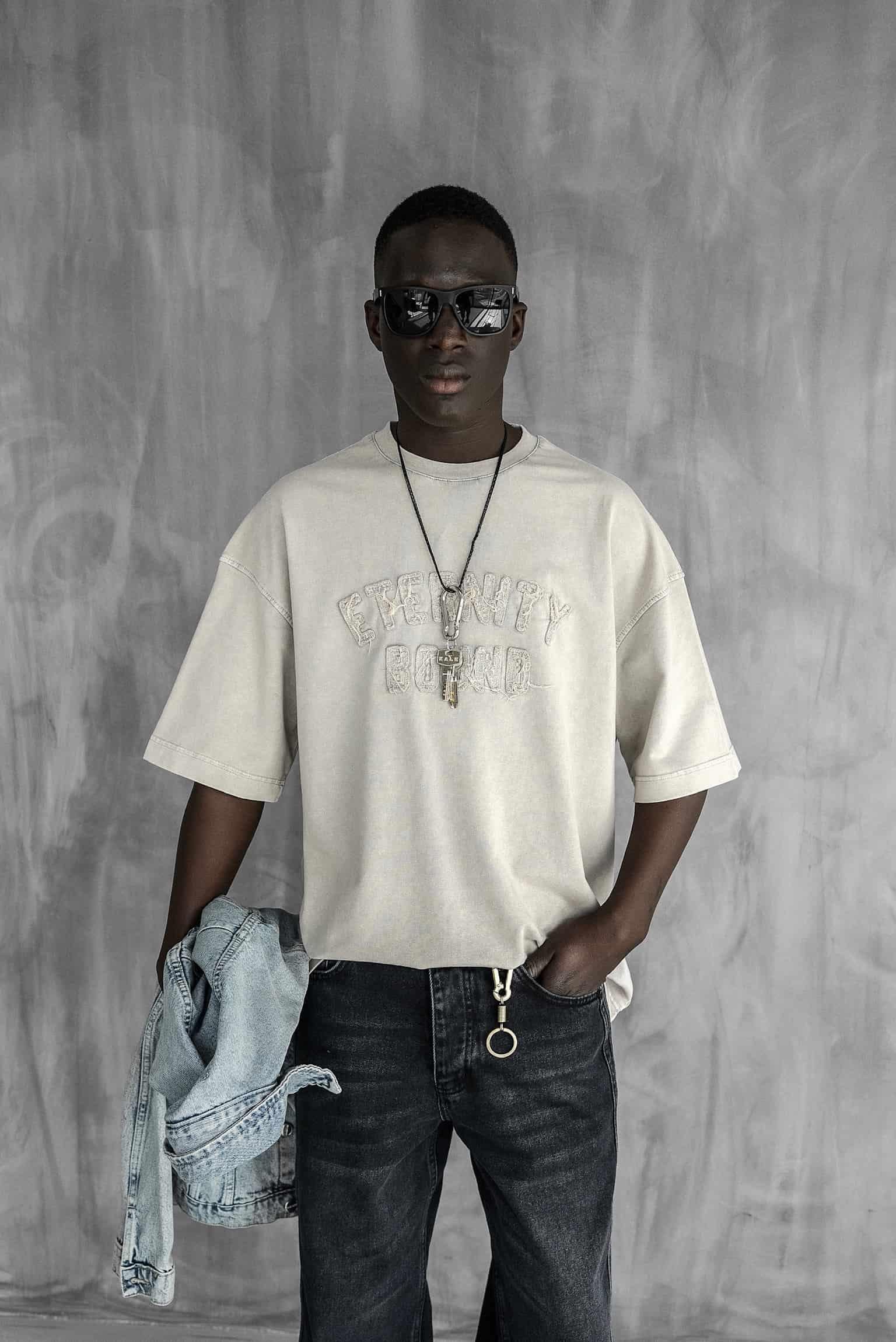 Erkek Önü Slogan İşlemeli Yıkamalı Oversize T-Shirt Taş