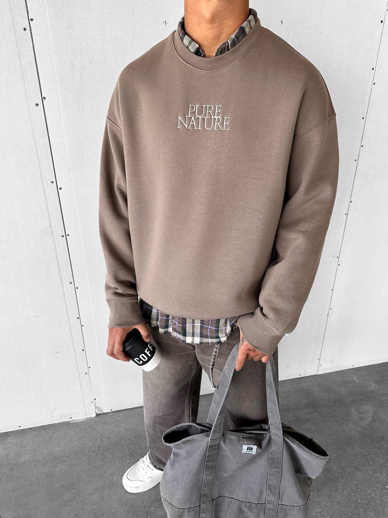 Erkek Oversize Yuvarlak Yaka Nakışlı  Sweatshirt Kahverengi