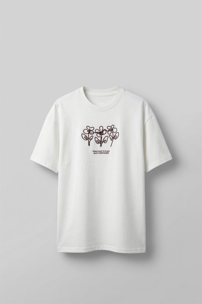Erkek Oversize Nakışlı T-Shirt Beyaz | Çiçek Detaylı T-Shirt Abluka