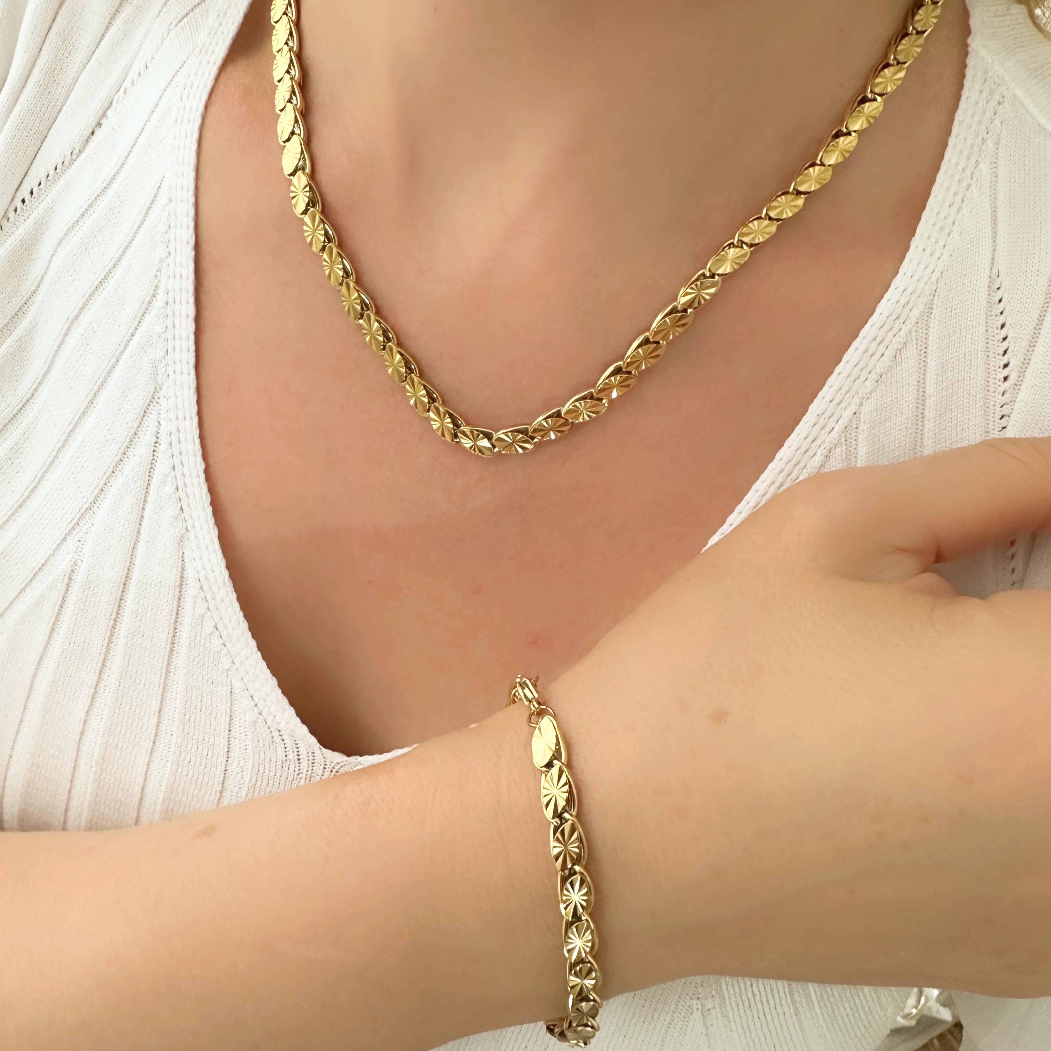 Desenli Arpa Dizayn Altın Kaplama  Çelik Set