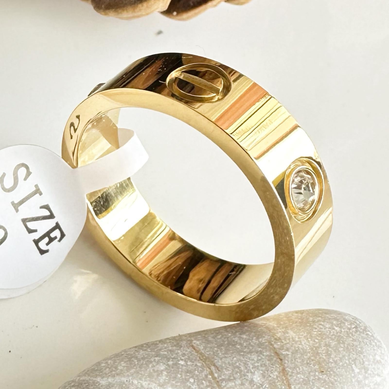 C Model Taşlı Gold Renk Çelik Yüzük