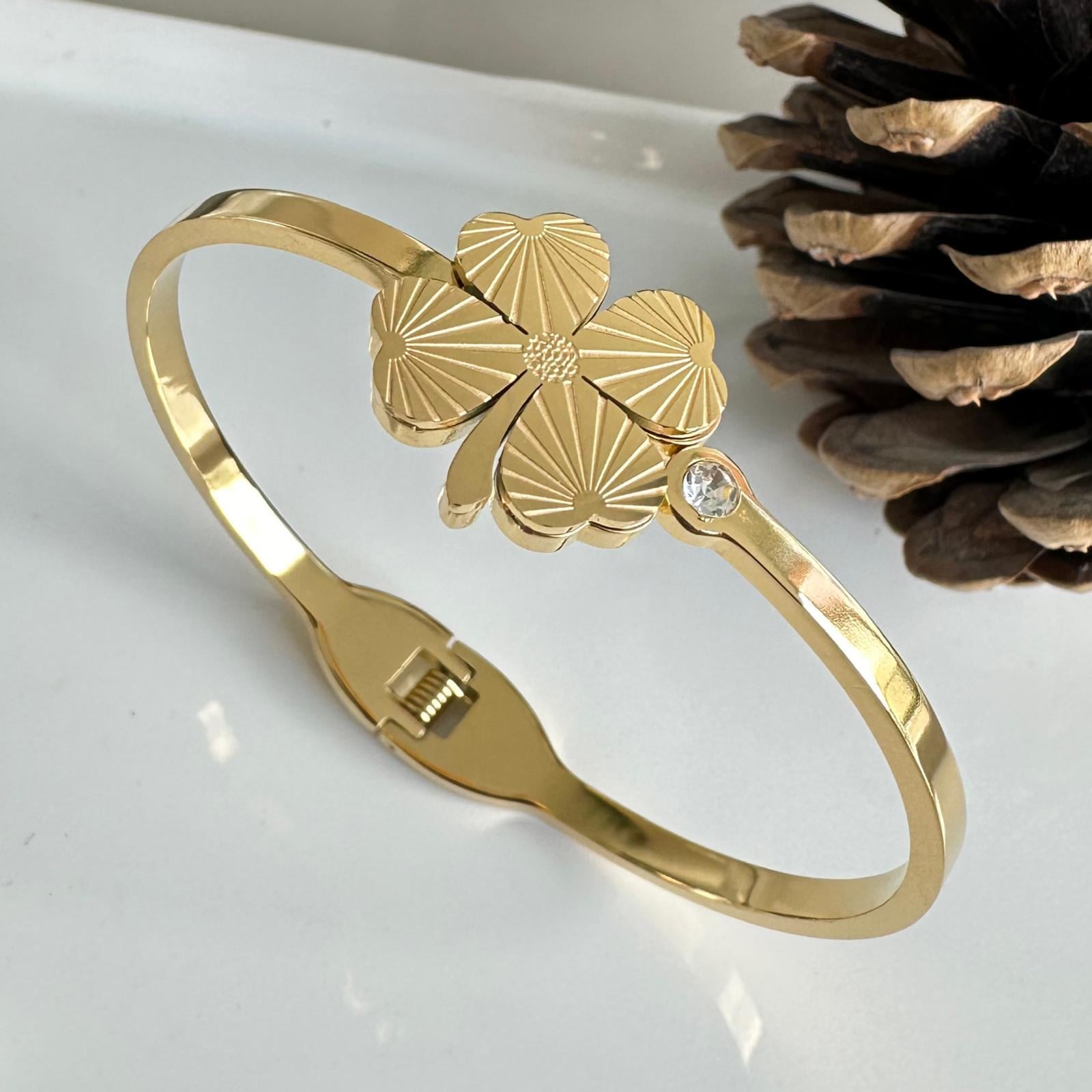 Desenli Yonca  Altın Kaplama Çelik  Kelepçe