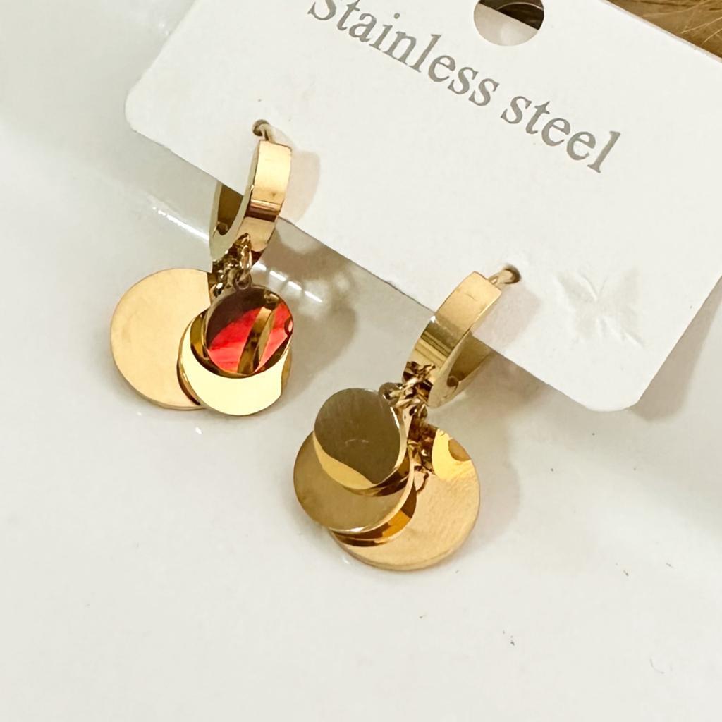 Pullu Şakira Model Altın Kaplama Çelik Küpe