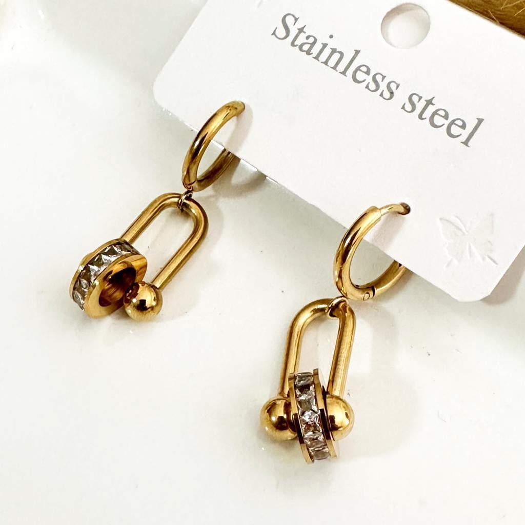 TFN Taşlı Model Altın Kaplama Çelik Küpe