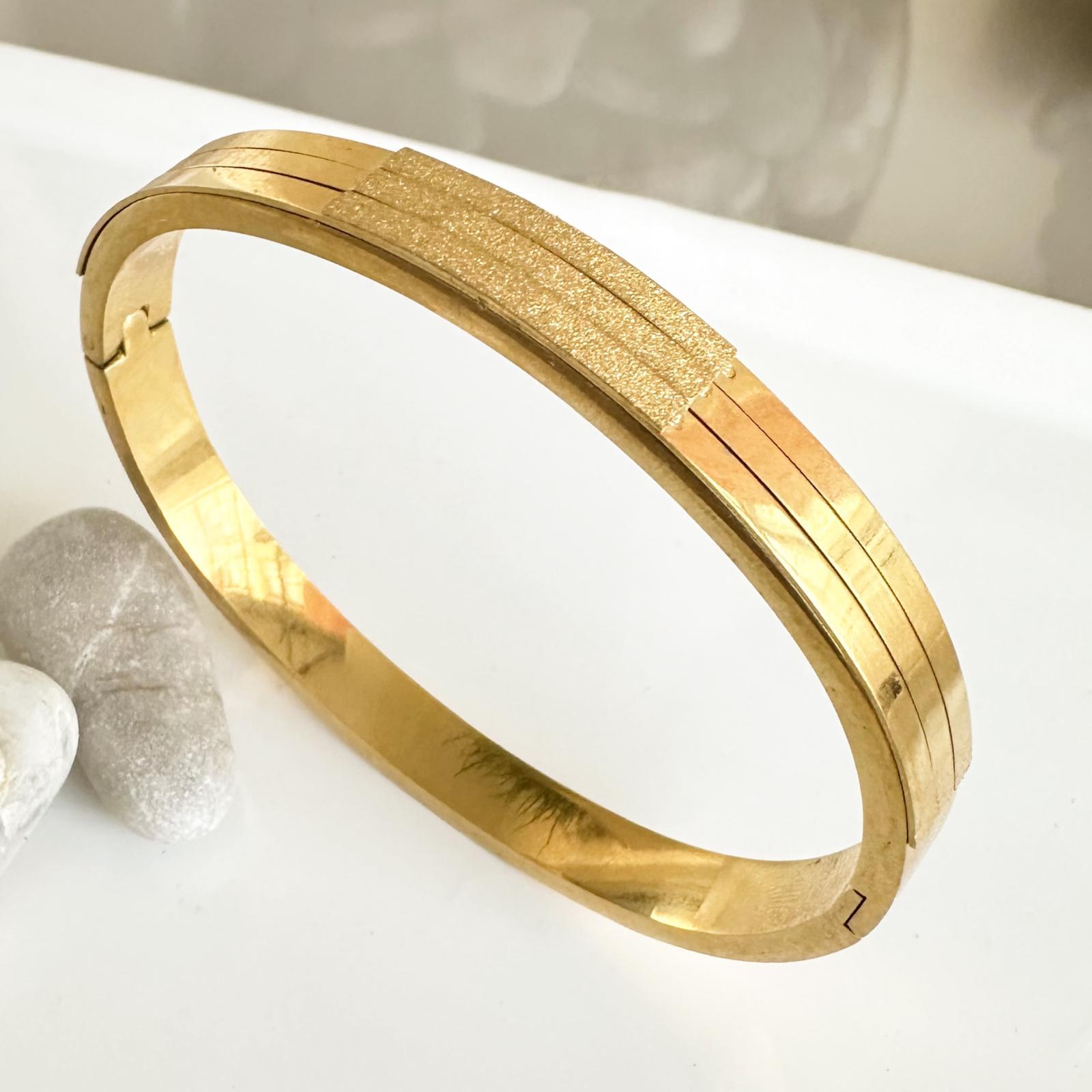 Yaldızlı 3 Sıra Model Altın Kaplama Çelik Kelepçe