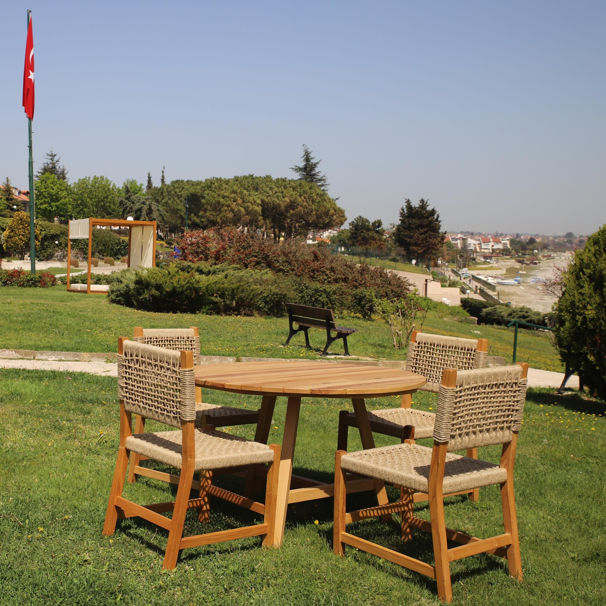 Taksim M2 Ahşap Bahçe Takımı: 120lik Yuvarlak Masa + 4 Sandalye Set, Masif Kestane