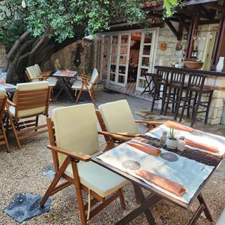 Antalya Ahşap Masa Sandalye Takımı Beyaz - 2 Kişilik Düz Minderli Katlanır Bahçe Balkon Set