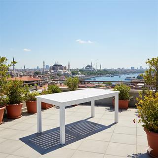 Bodrum Ahşap Masa - Dikdörtgen Ebatlar, Beyaz Renk, Sabit Ayaklı Bahçe Balkon Masası