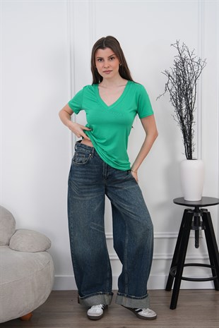 Viskon Dökümlü V Yaka Tişört-Yeşil