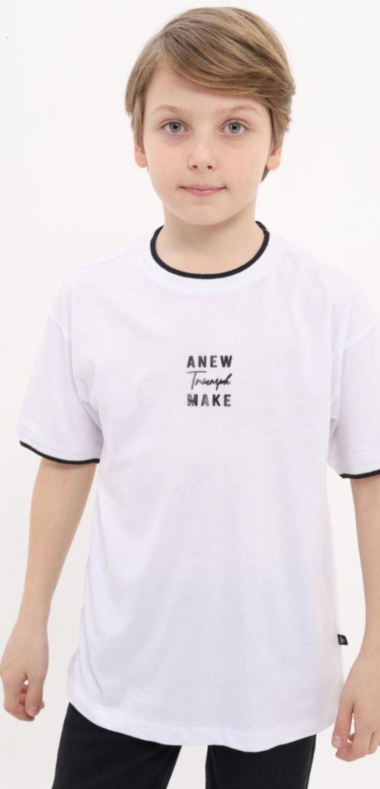 Çocuk Pamuklu Yakası Kolları Şerit Detaylı A New Kabartma YazılıTshirt