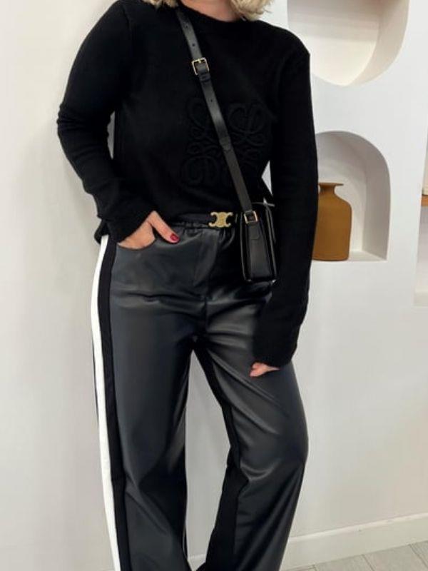 Kadın Önü Deri Yanları Şeritli Arkası Düz Kumaş Tasarım Pantolon